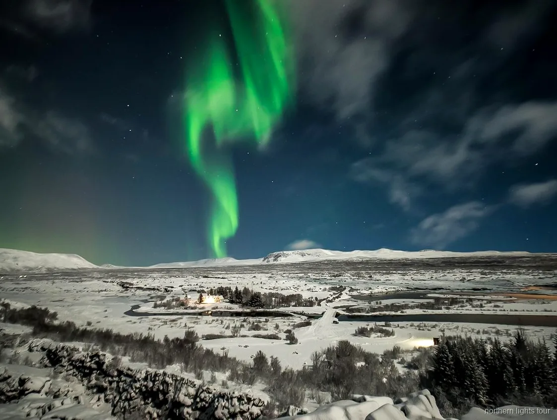 Point d'observation sombre près de Reykjavik utilisé sur l'excursion premium aurore boréale