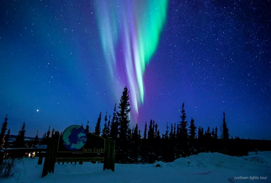 Udsigt over Yukon-floden langs Dalton Highway på Fairbanks polarcirkel-turen